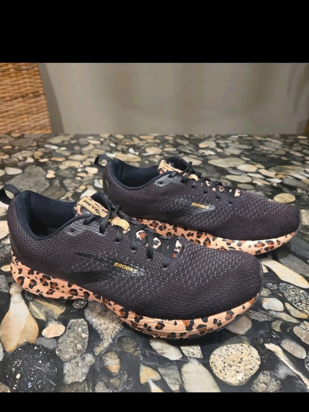 Brooks Revel Womens Running Shoes Black Leopard Print Athletic Sneakers Sz 11.5